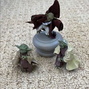 Star Wars Yoda Figurine collection